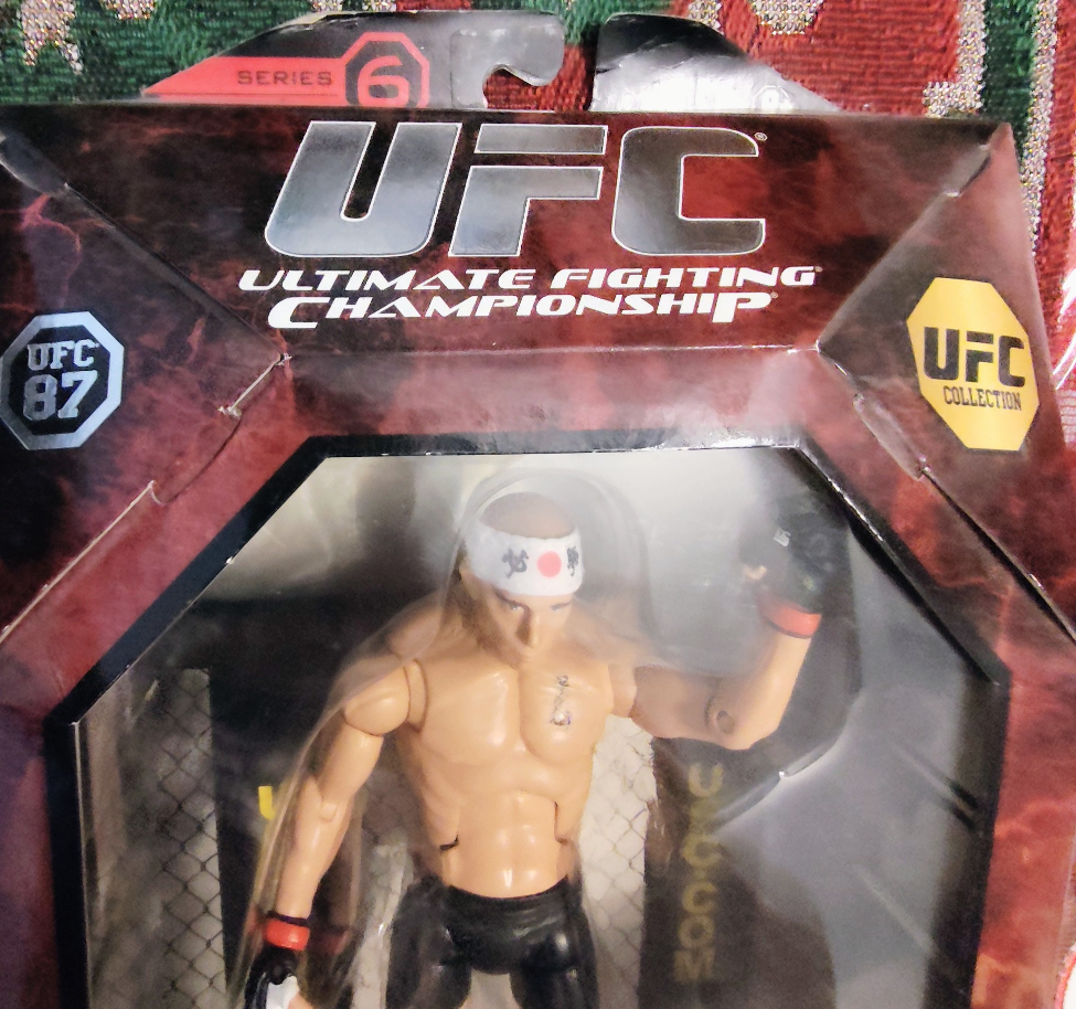 Brand new Zuffa 2010 UFC 87 Georges St-pierre 7" Jakks Pacific - photo 2
