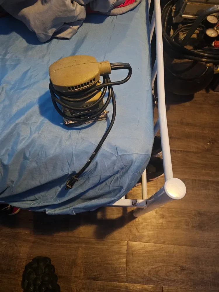 Black & Decker Palm Sander thumbnail