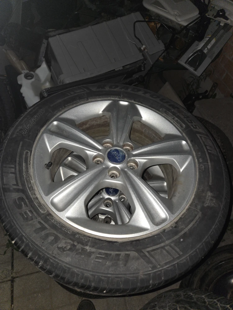 Set of Ford 235/55R17 Tires