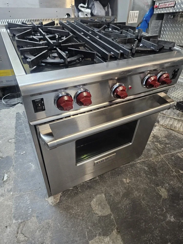 Wolf 30in Stainless steel gas stove