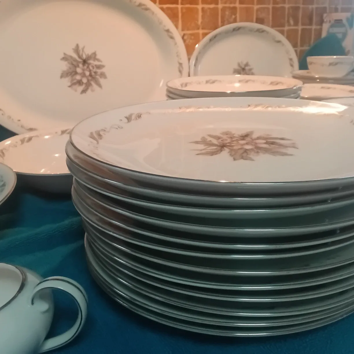 Vintage Mikuni Japan " Serena Pattern " For 12 +++ ( 92 PIECES ) image indicator(7)