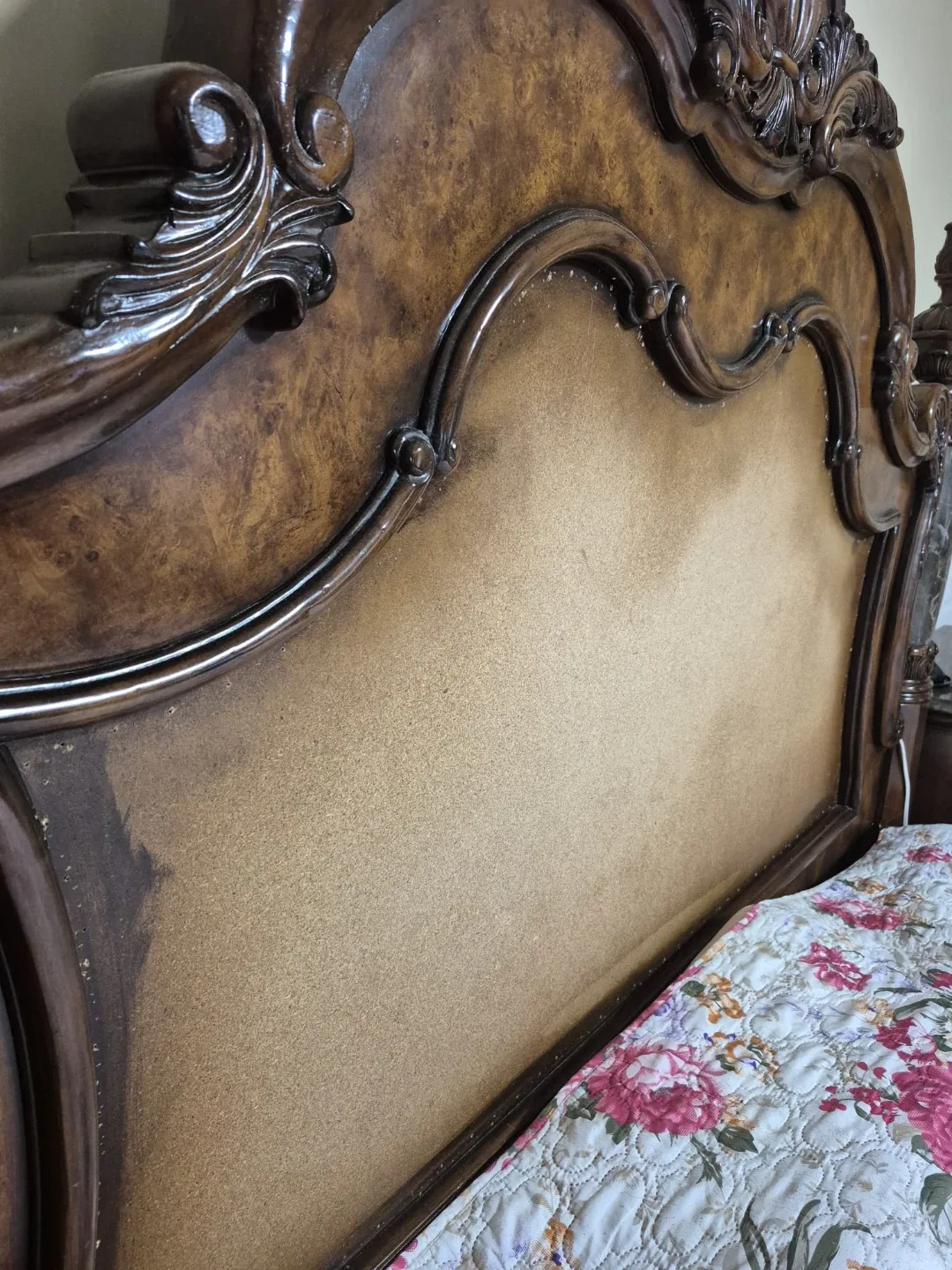 Ornate Bedroom Set - Dresser, Nightstands, Bed image indicator(7)
