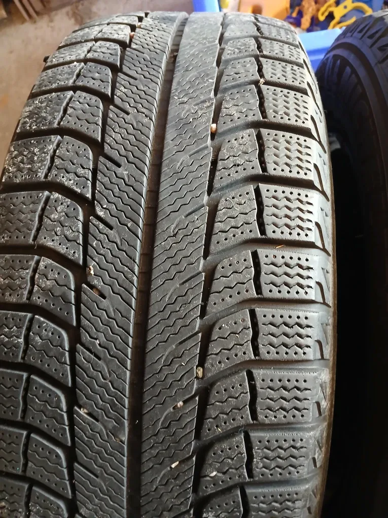 Set of 4 Michelin Winter Tire 225/60R16 with Rims image indicator(5)