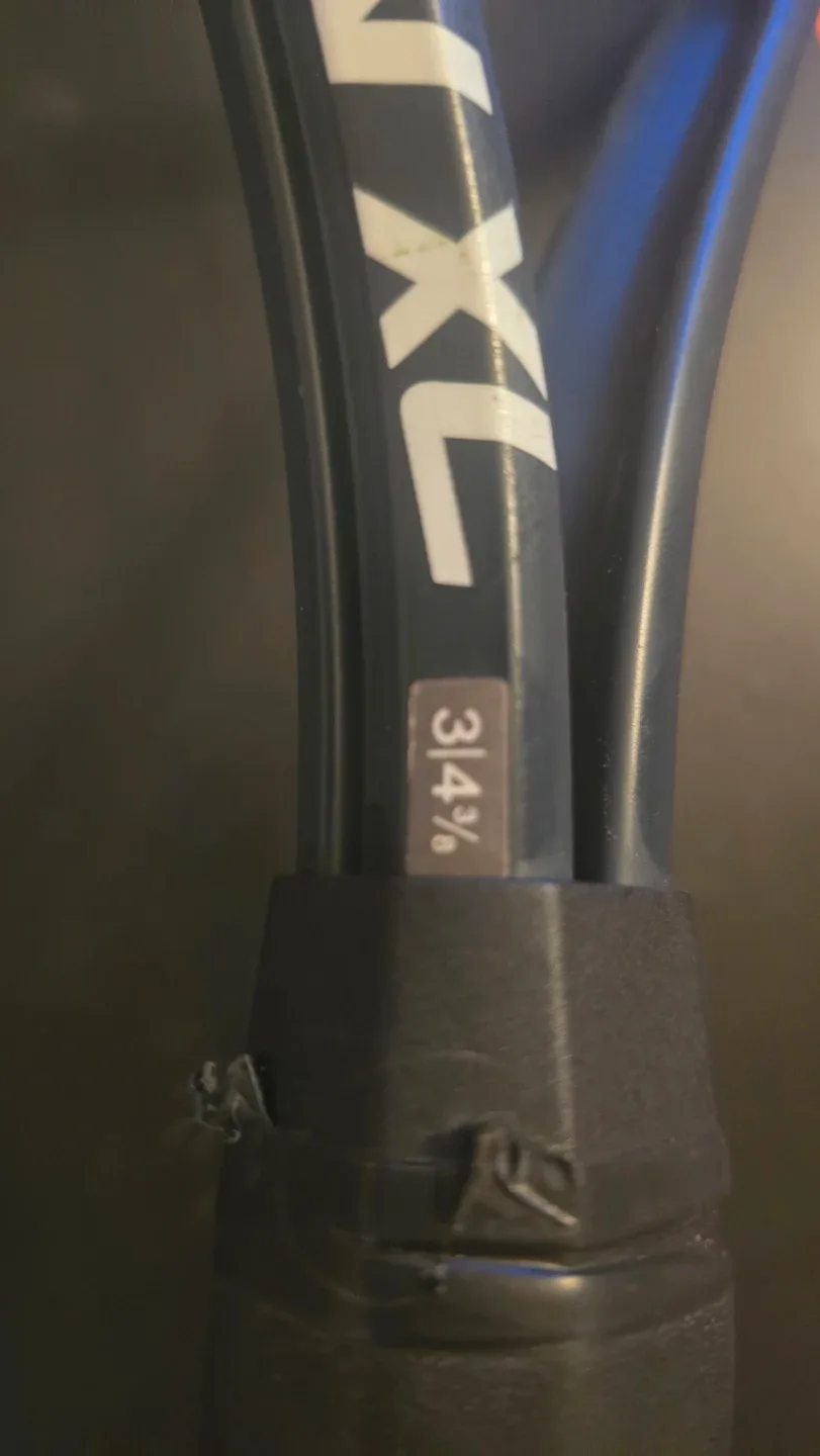 Wilson Fusion XL Tennis Racquet - 3 1/4 Size image indicator(4)