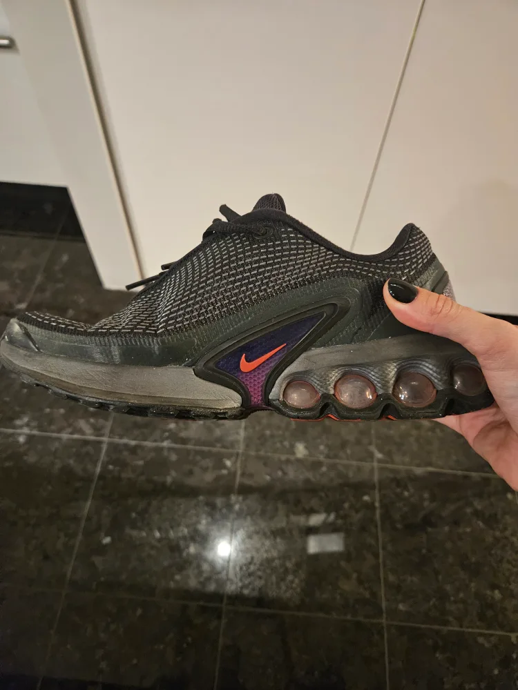 Nike Air Max Genome Black Sneakers image indicator(4)