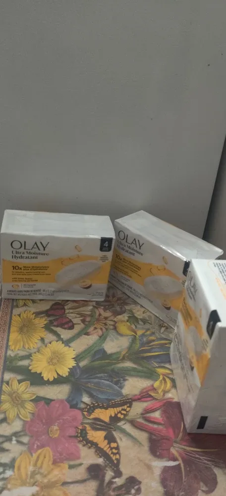 New Olay Ultra Moisture Hydratant Soap 4 x 3 soap