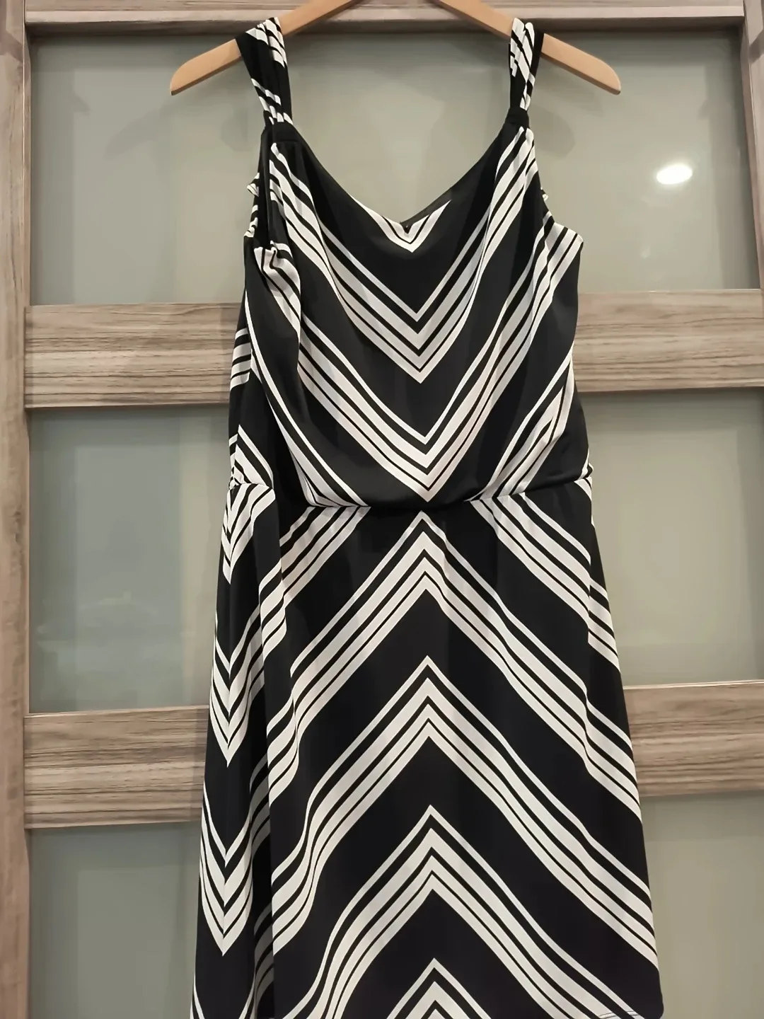 White House Black Market Dress - Size M image indicator(9)