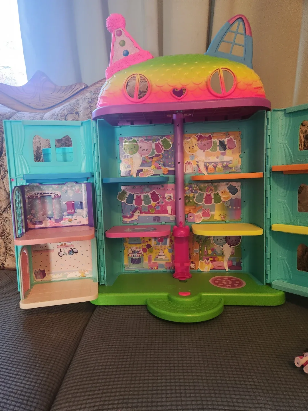 Gabby's Dollhouse Party Dollhouse image indicator(2)