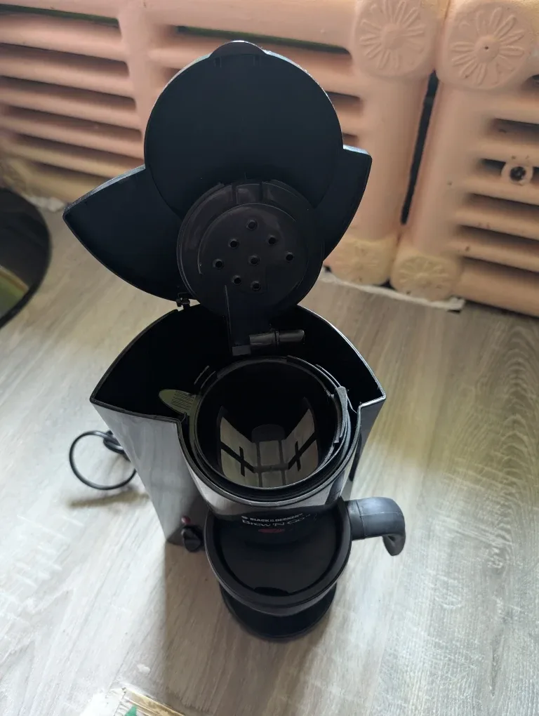 Black+Decker Brew N' Go Personal Coffee Maker image indicator(2)