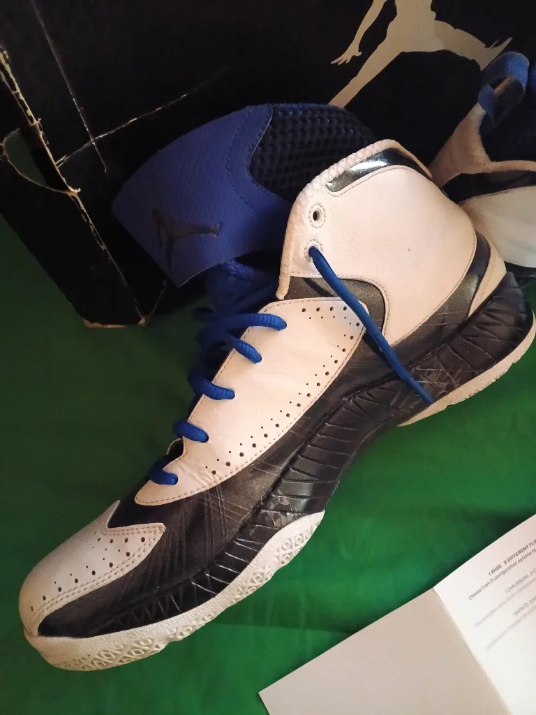 Air Jordan  from a collection 2012 Fly Through series image indicator(3)