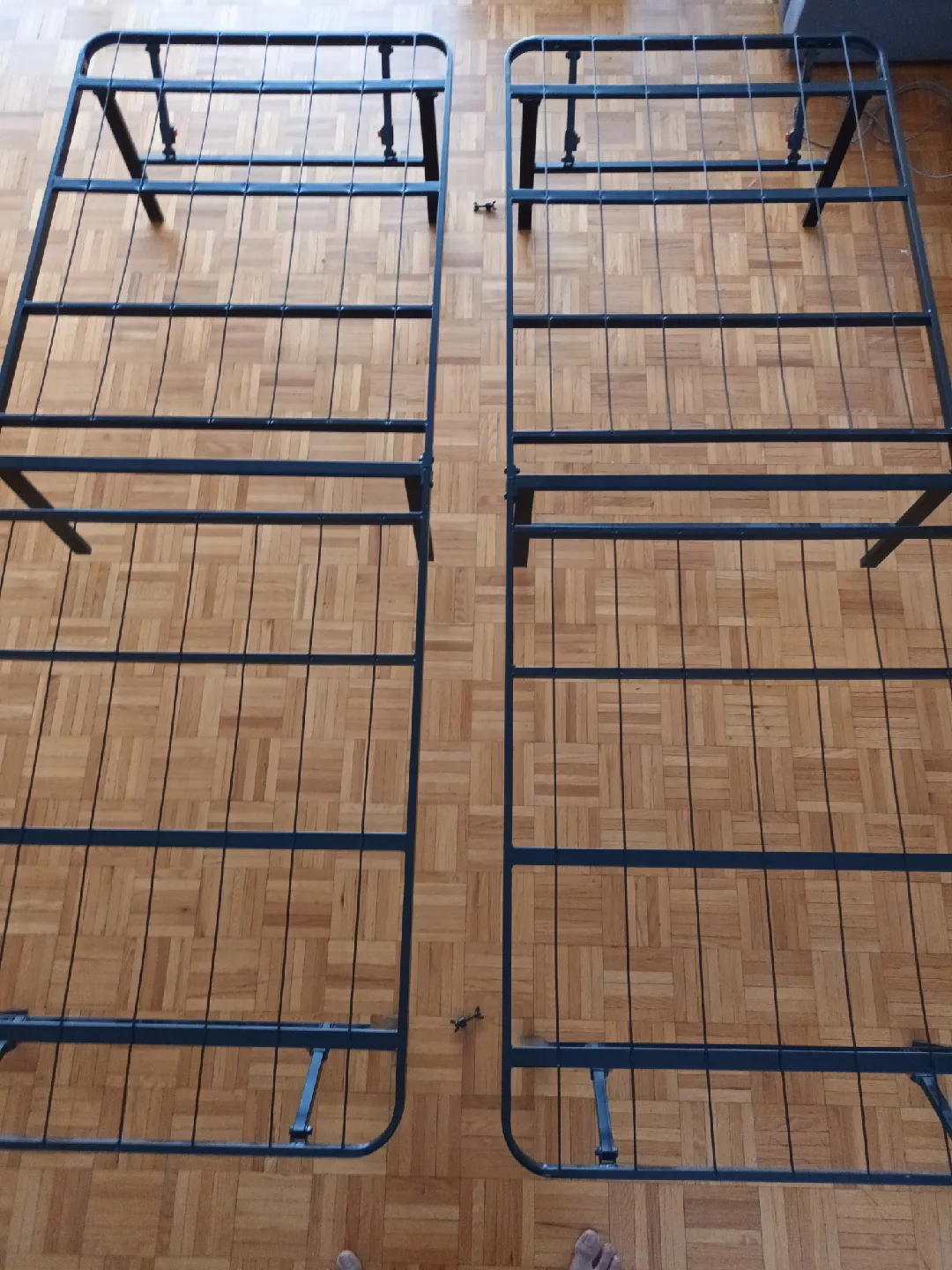 Foldable Bed Frame (Steel) Queen Size + wing nuts, screws image indicator(3)