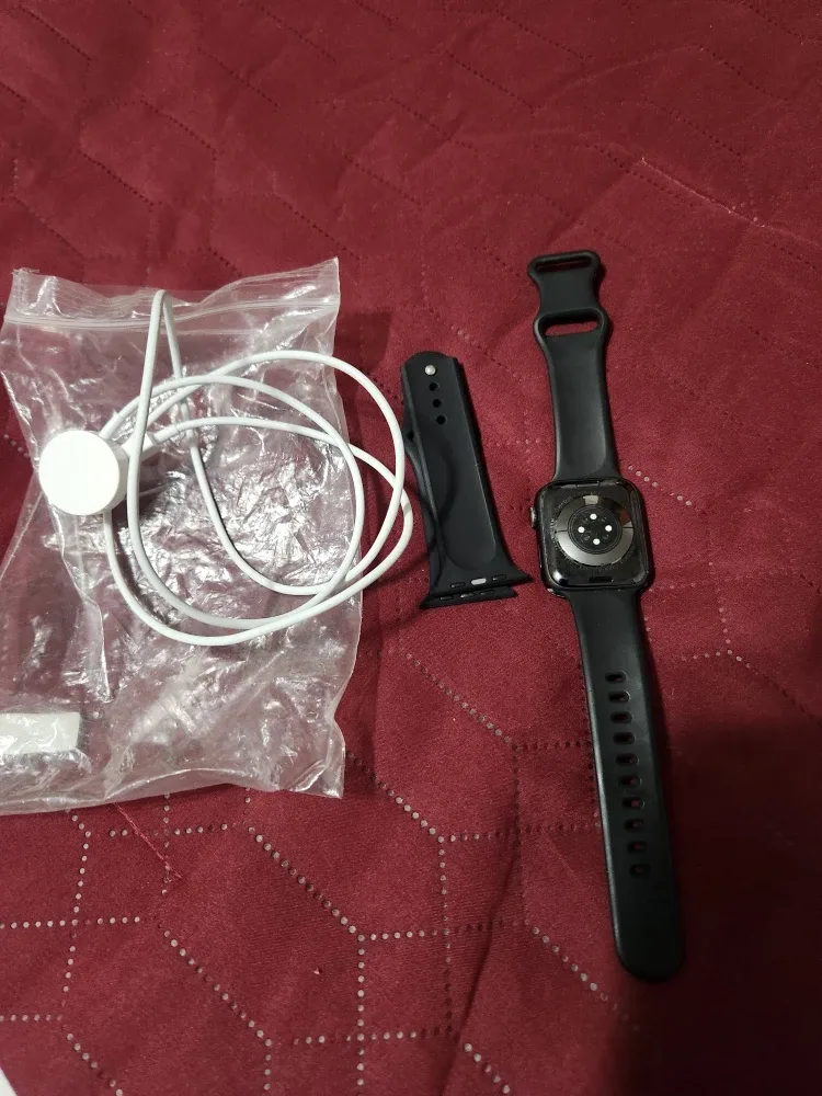 Apple Watch - Black with Charger image indicator(2)