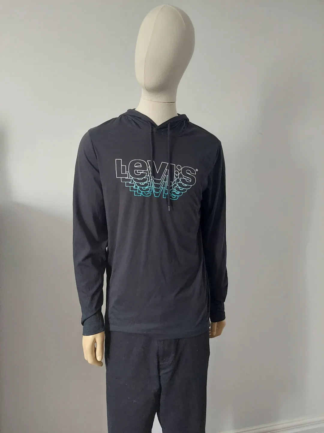 New - Levi's Black Graphic Hoodie - Size M  N̈WOT image indicator(6)