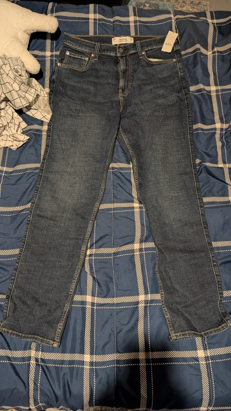 Two Pairs of Hollister Jeans image indicator(4)