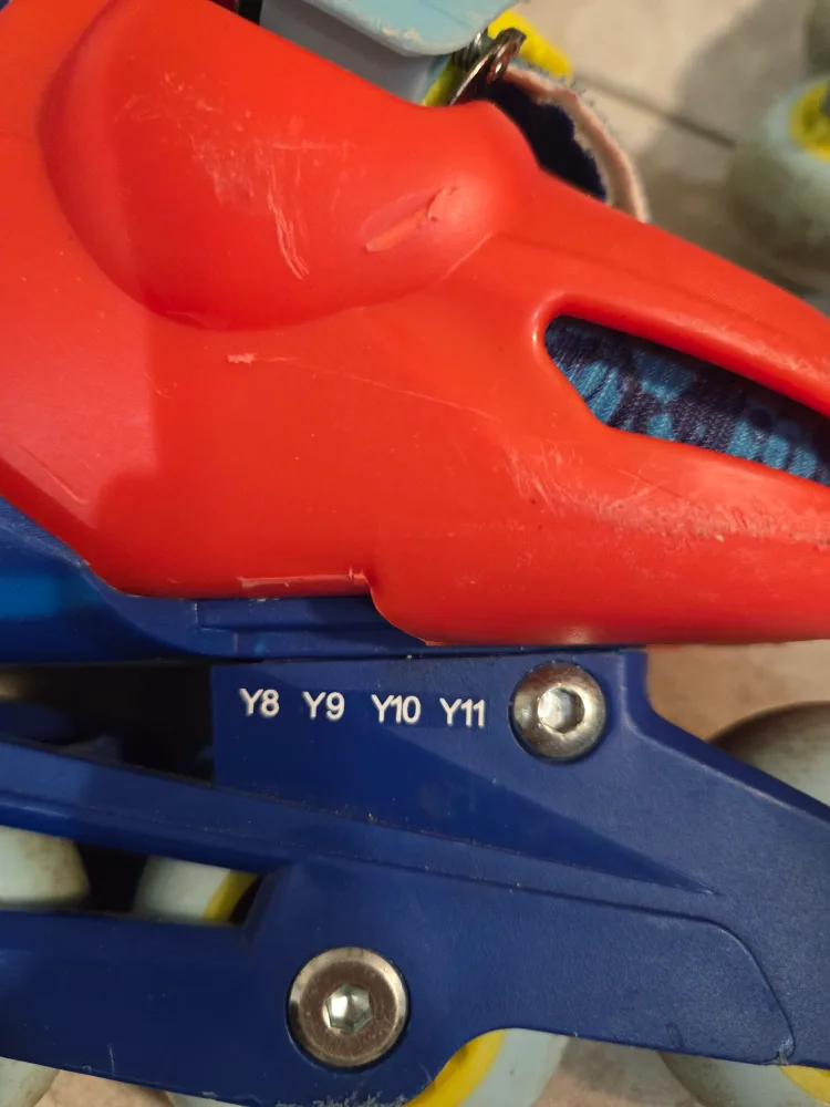 Paw Patrol Roller Skates & Rascalz Helmet image indicator(3)