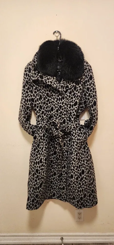 1 Madison Leopard Print Coat with Fur Collar image indicator(2)