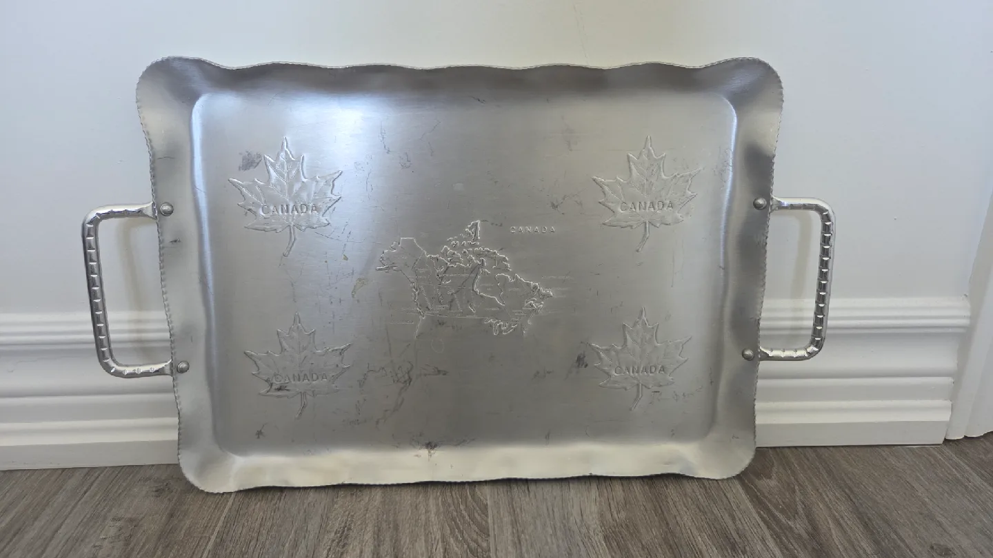 Vintage Canada Aluminum Tray image indicator(2)