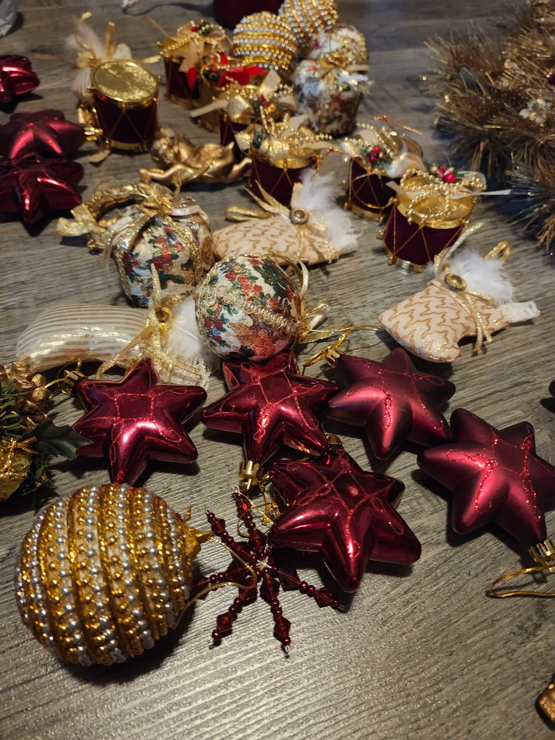 Huge Lot Of Burgandy And Gold Tree Decorations With Tree Topper thumbnail