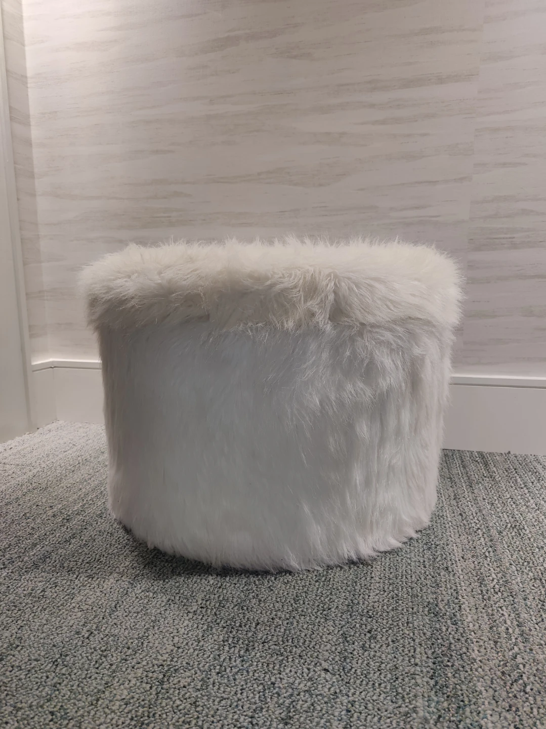 Large Faux Fur Fluffy White Storage Ottoman Stool 12 Shoe Slots - photo 2