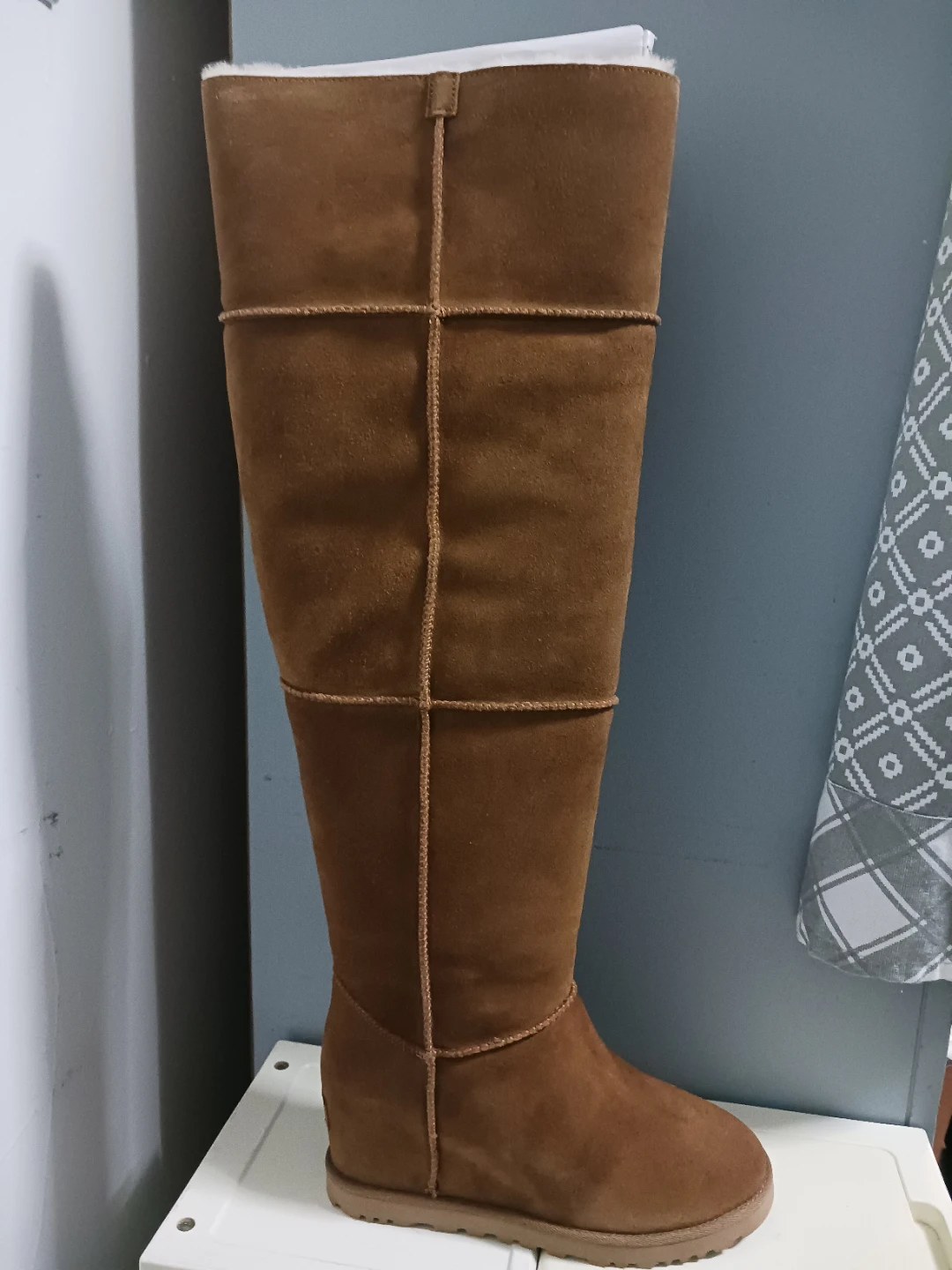 UGG W Classic Femme OTK Boots - Size 7
