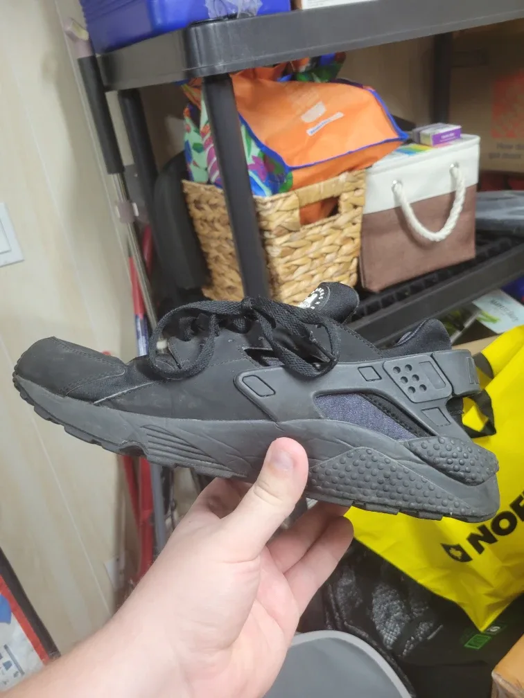 Nike Huarache All Black, Size 11