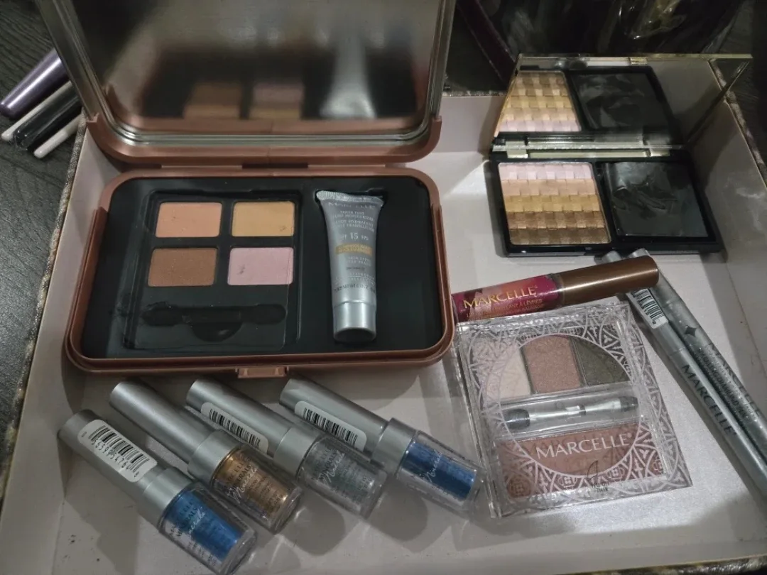 Marcelle Cosmetics Bundle - Eyeshadow, Liner image indicator(3)