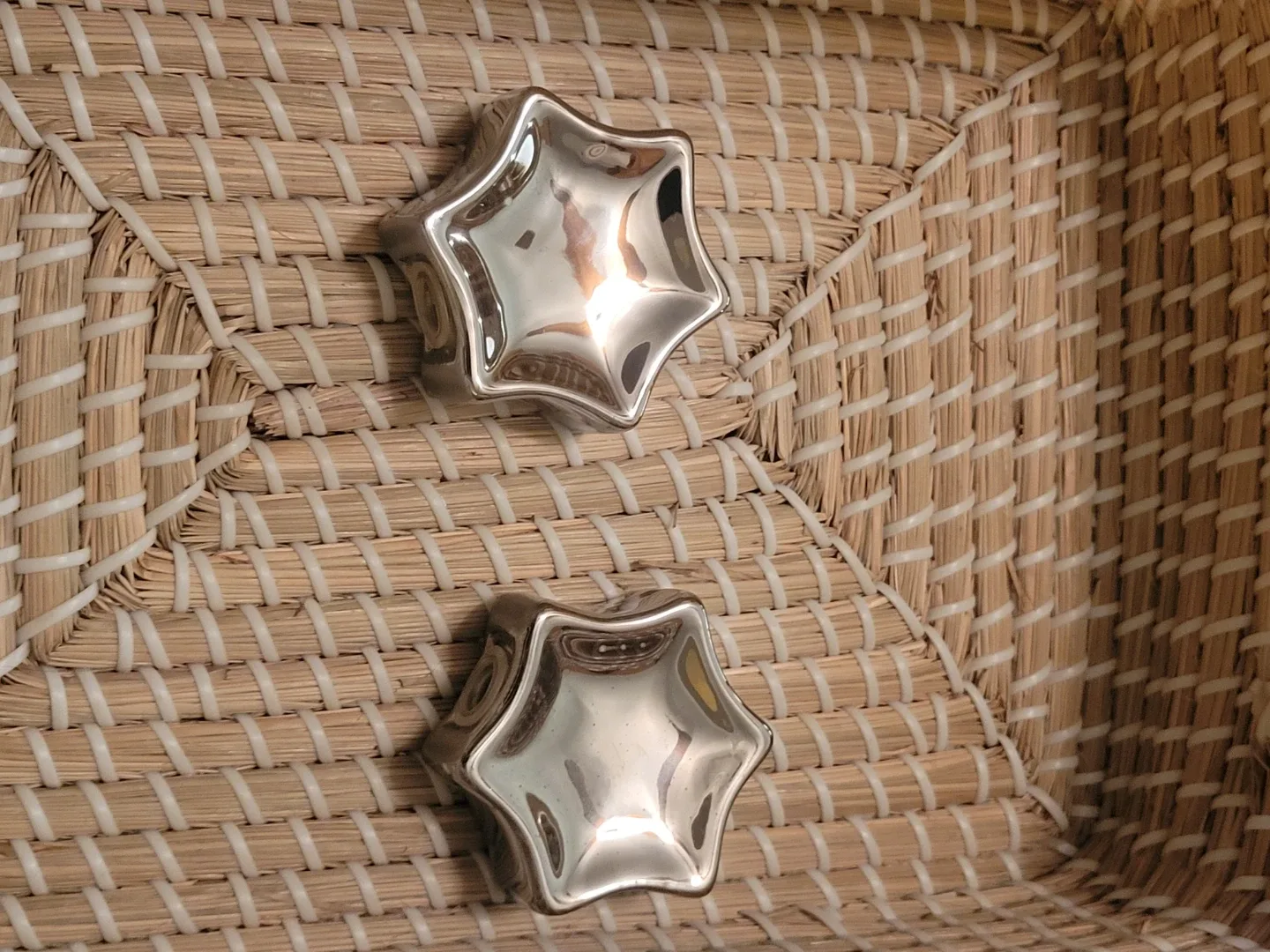 Silver Star-Shaped Salt & Pepper Shakers. Christmas image indicator(2)