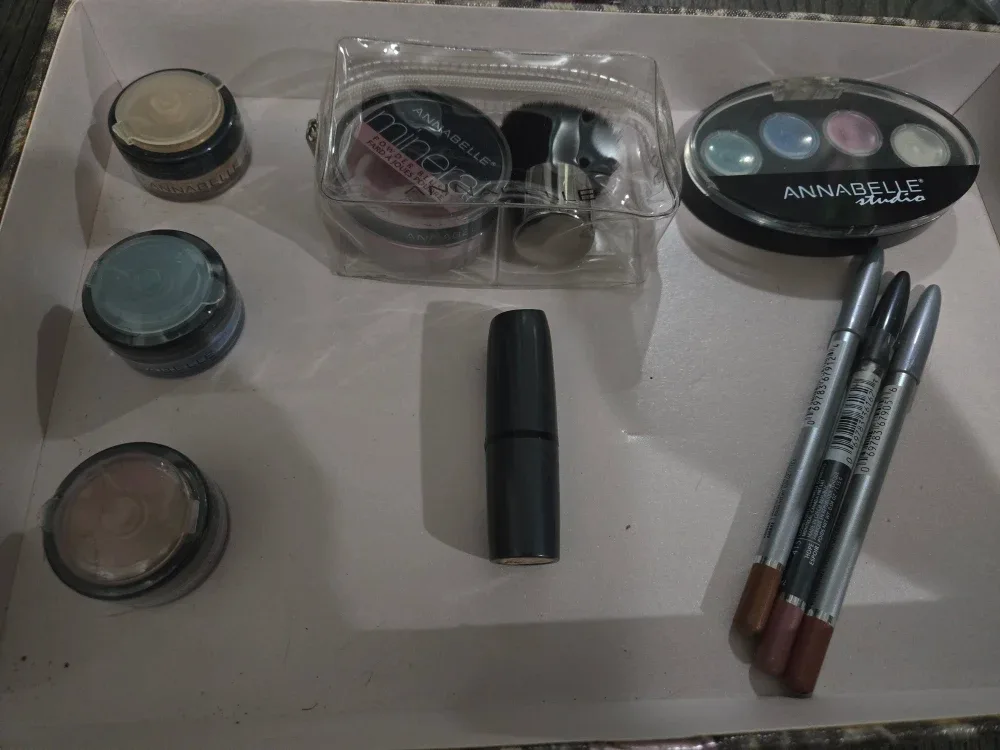 Annabelle Cosmetics Bundle image indicator(4)