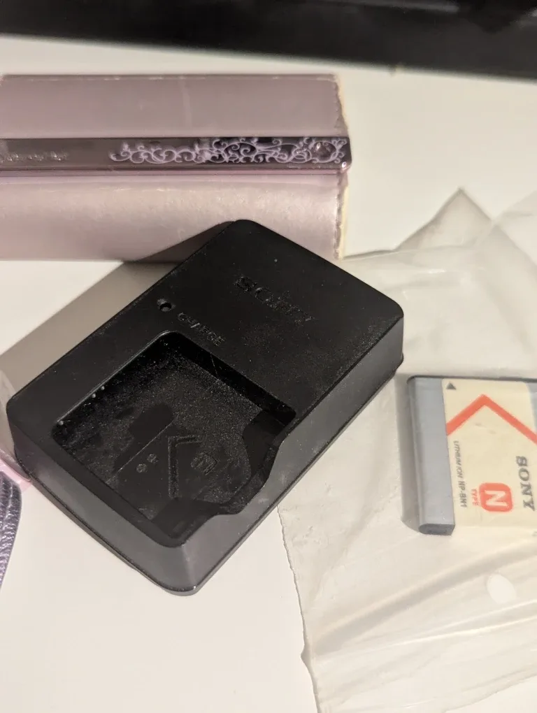 SONY Cyber Shot DSC-W350D - Rhinestone Jewel Pink image indicator(8)