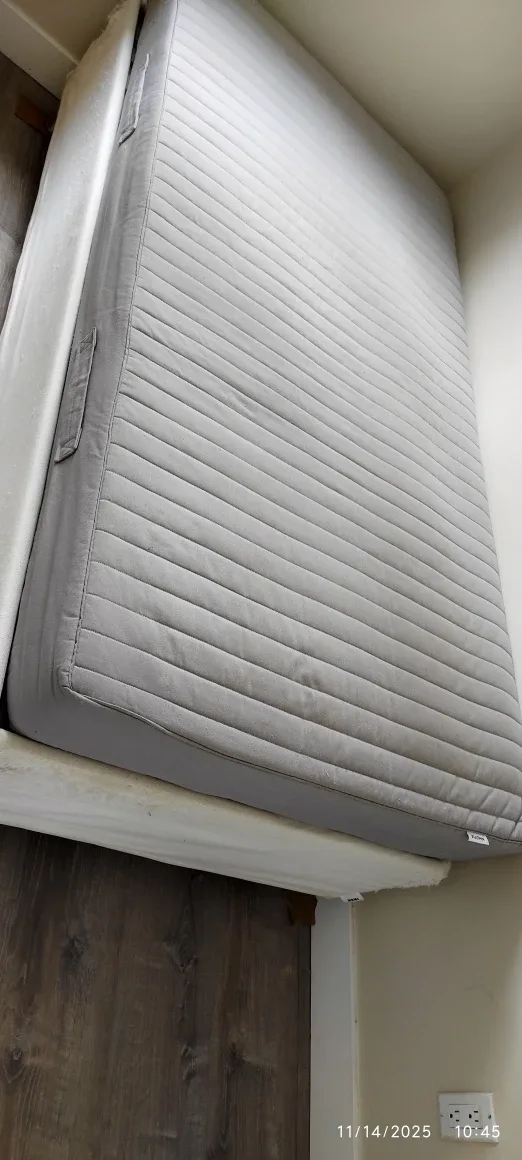 Single bed with frame