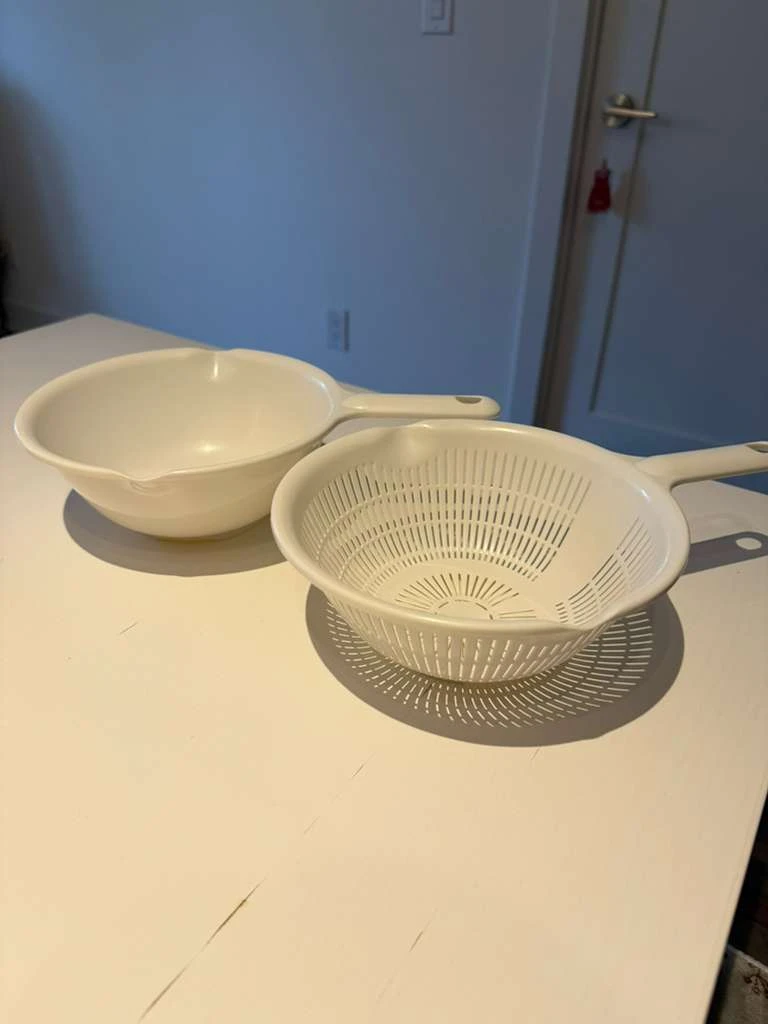 White Colander and Bowl Set