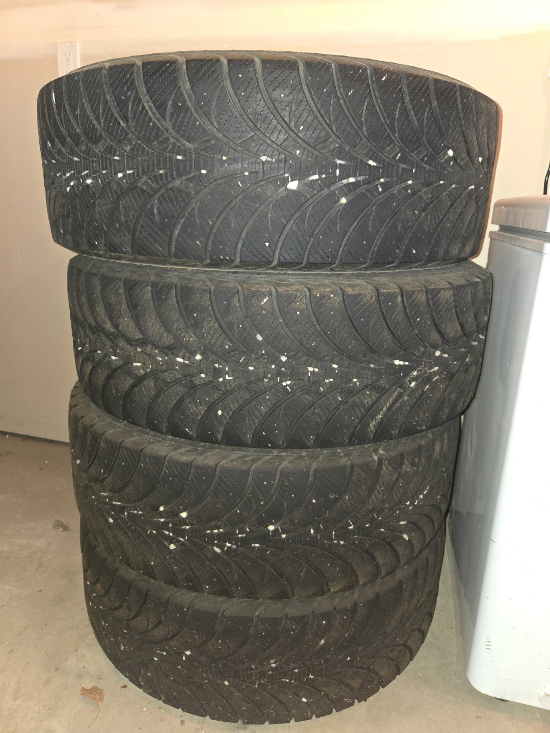 Set of 4 Winter Tires - 265/65R17