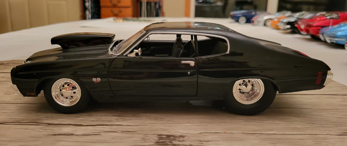1970 Chevy Chevelle SS 454 Diecast Model Car - photo 5