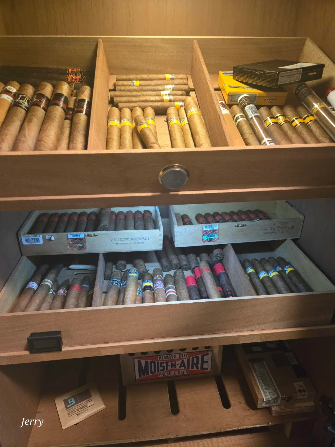 Cigar Humidor Cabinet with Cigars image indicator(5)