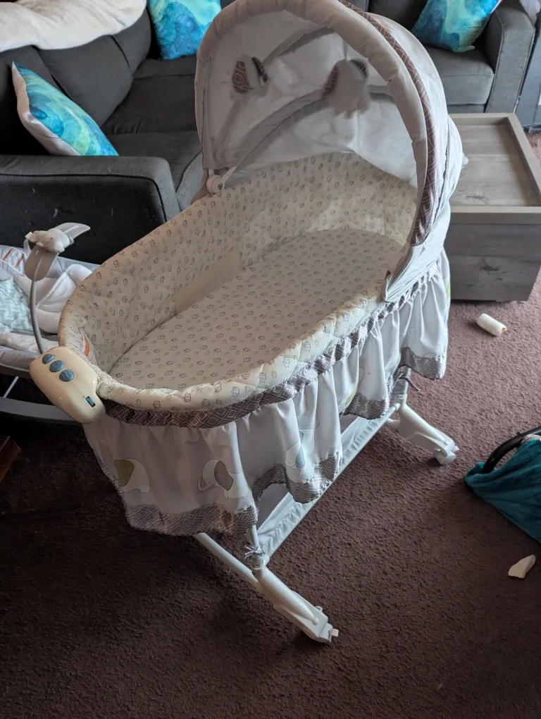 Baby Bassinet - Like New