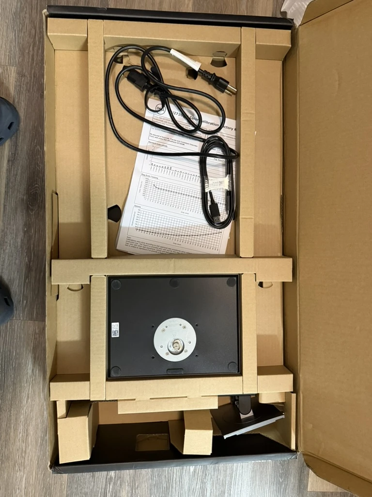 Dell Monitor with Stand - photo 5