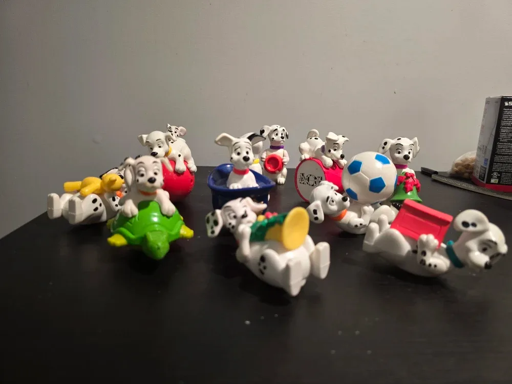 12 figurines 101 Dalmatians Figurine McDonald's Collection image indicator(2)