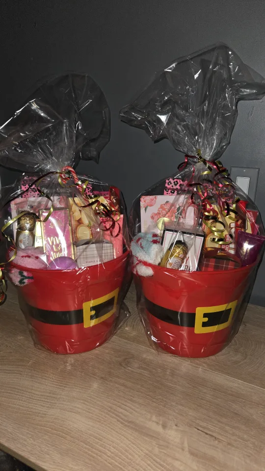 Juicy Couture Makeup/Perfume Basket image indicator(2)