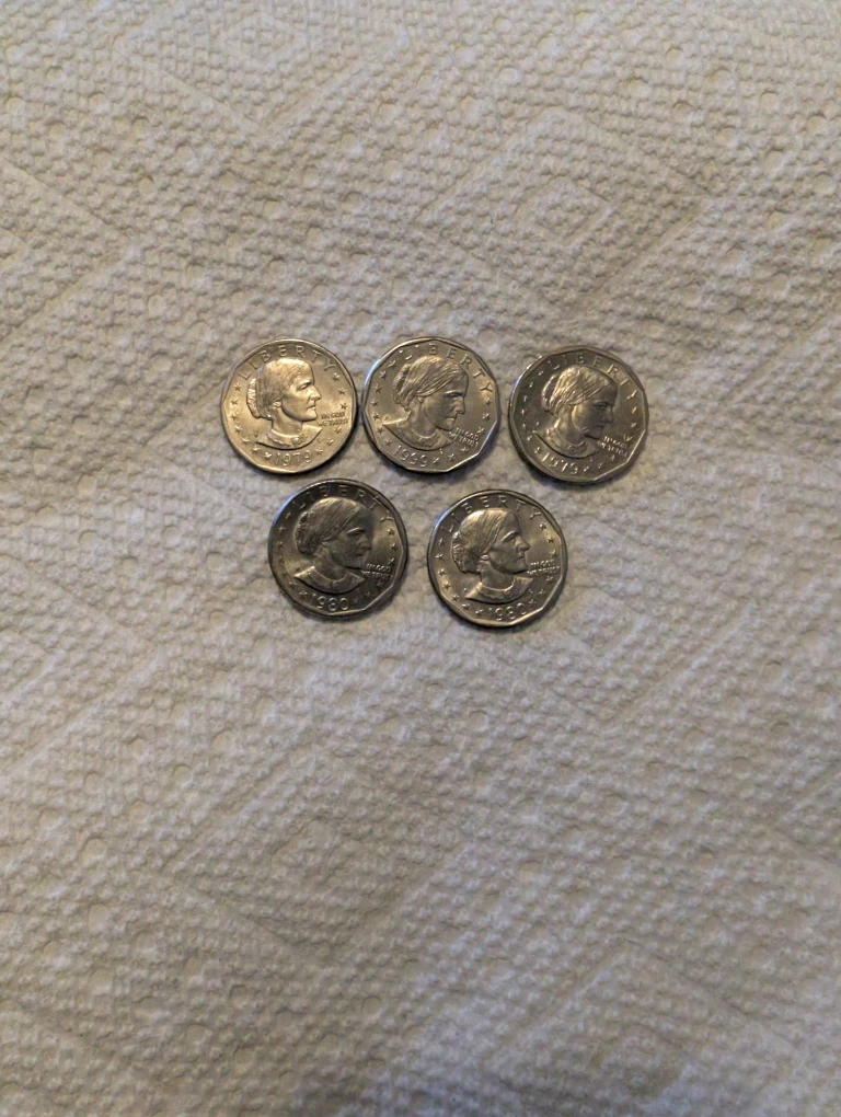 Vintage Collectible One dollar Susan B Anthony Five Coins - photo 2
