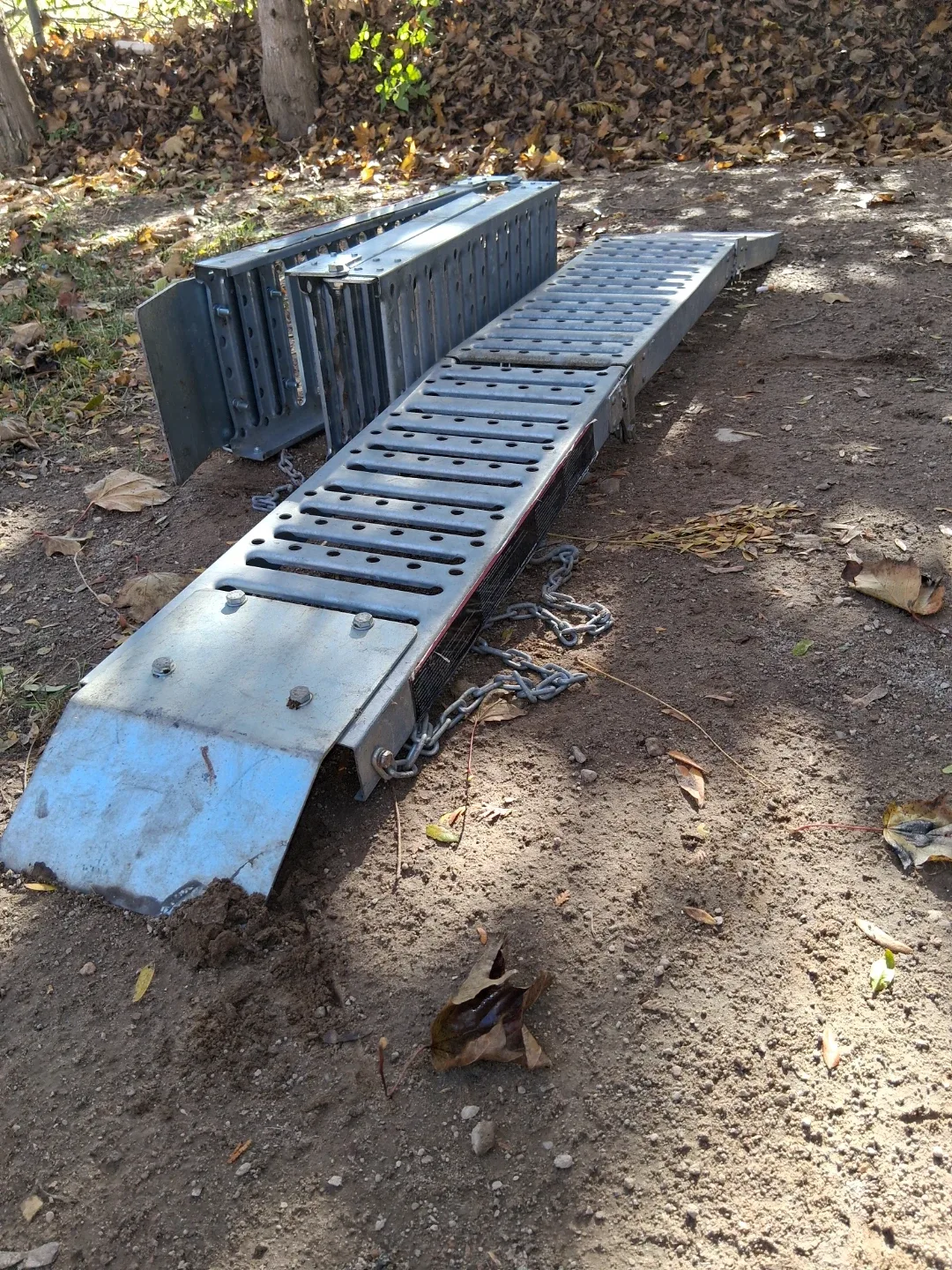 Folding steel Ramps image indicator(3)