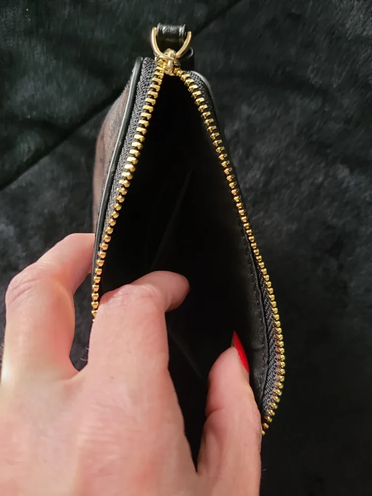 Coach Wristlet image indicator(6)