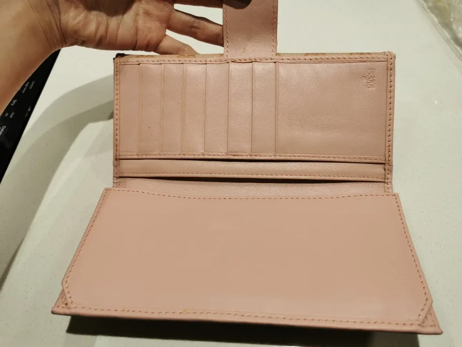 Gucci Pink Wallet image indicator(2)