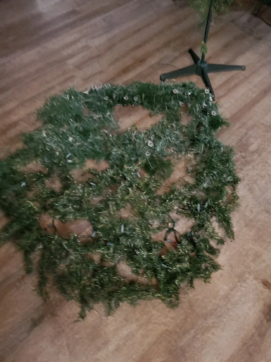 Christmas Tree & Decorations image indicator(3)