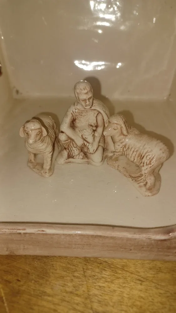 Vintage Nativity Set Figurines image indicator(3)