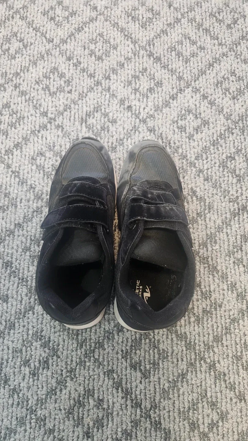 Athletic Works Black Shoes - Size 7