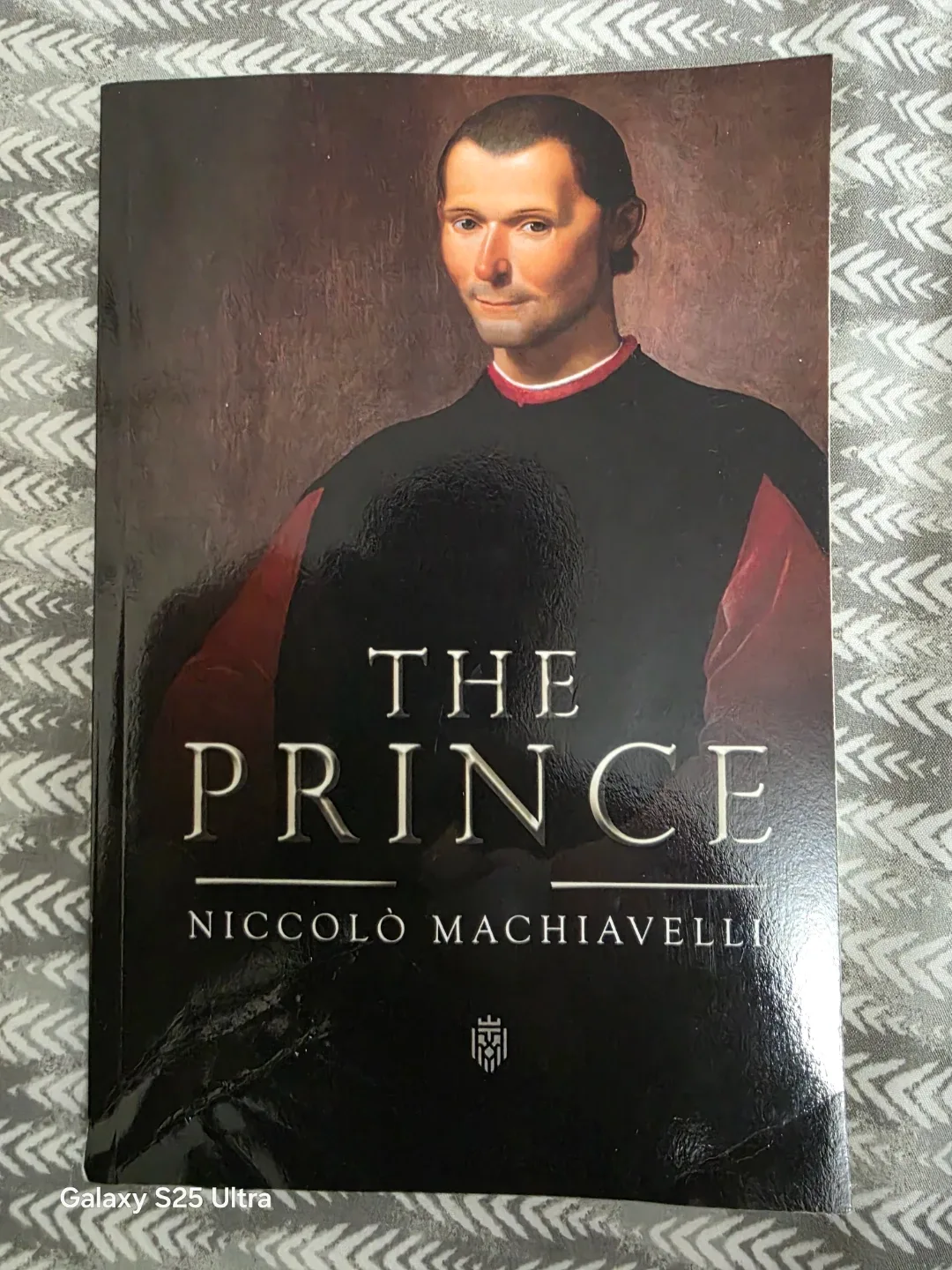 Mixed Lot of 5 Paperback Books image indicator(7)