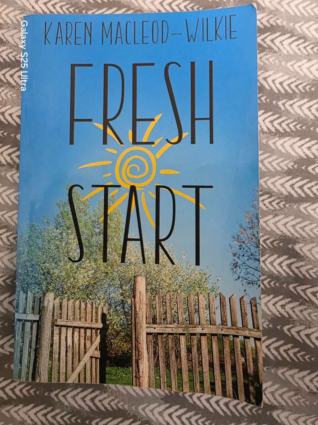 Mixed Lot of 5 Paperback Books image indicator(8)