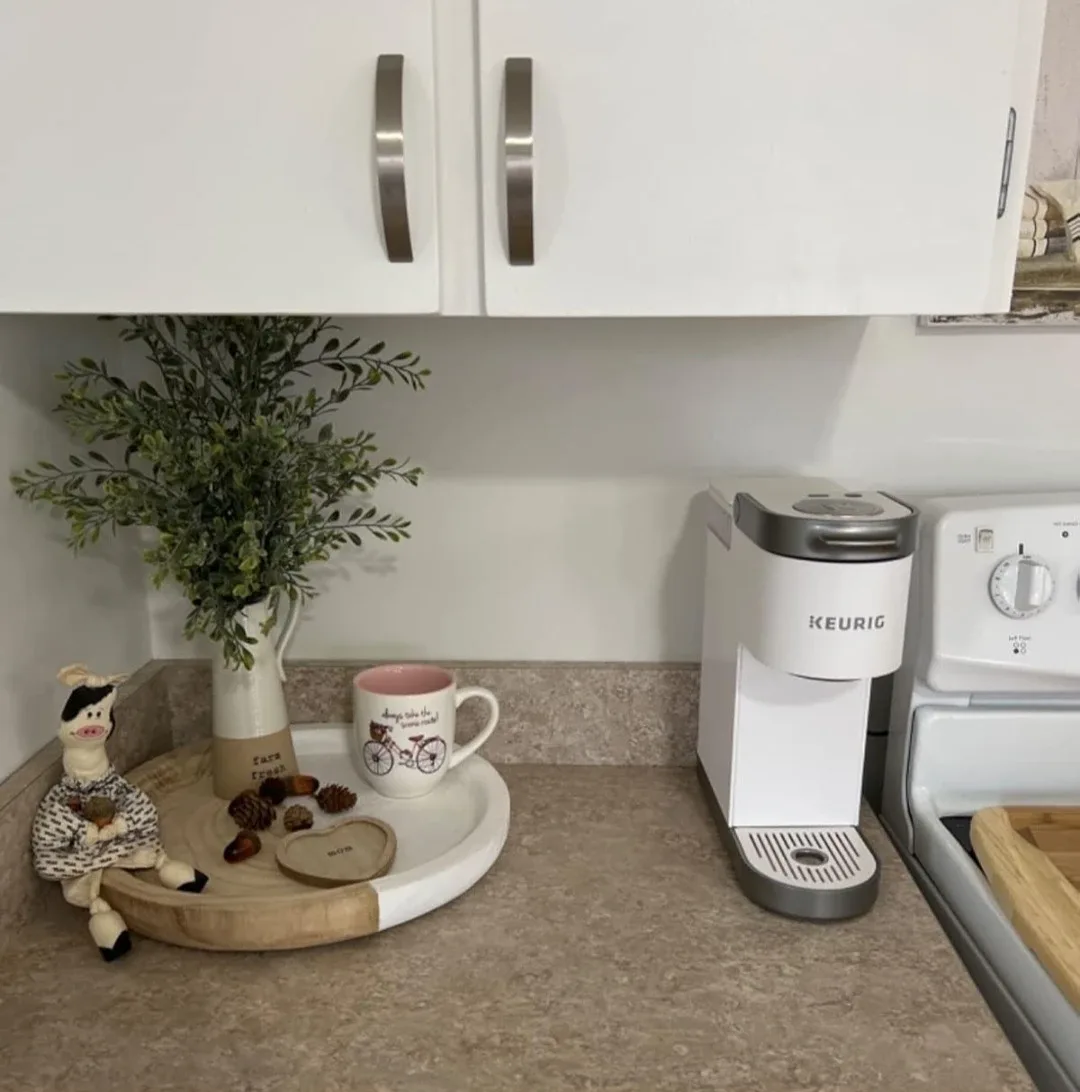 Keurig Single Serve Coffee Maker - White image indicator(9)