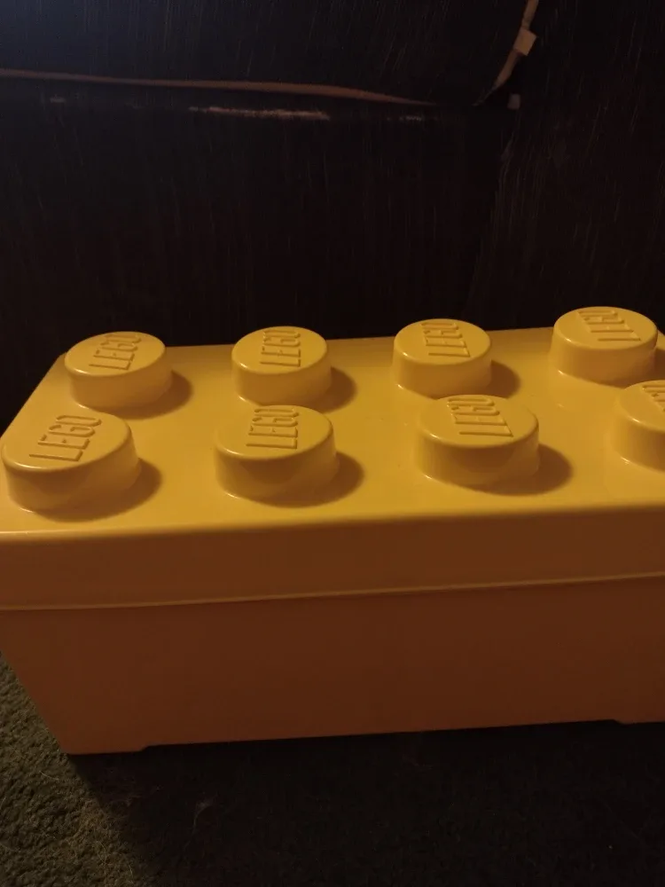 LEGO Yellow 8-Brick Storage Box image indicator(3)