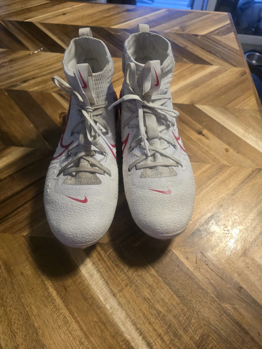 Nike White & Red Football Cleats - photo 2